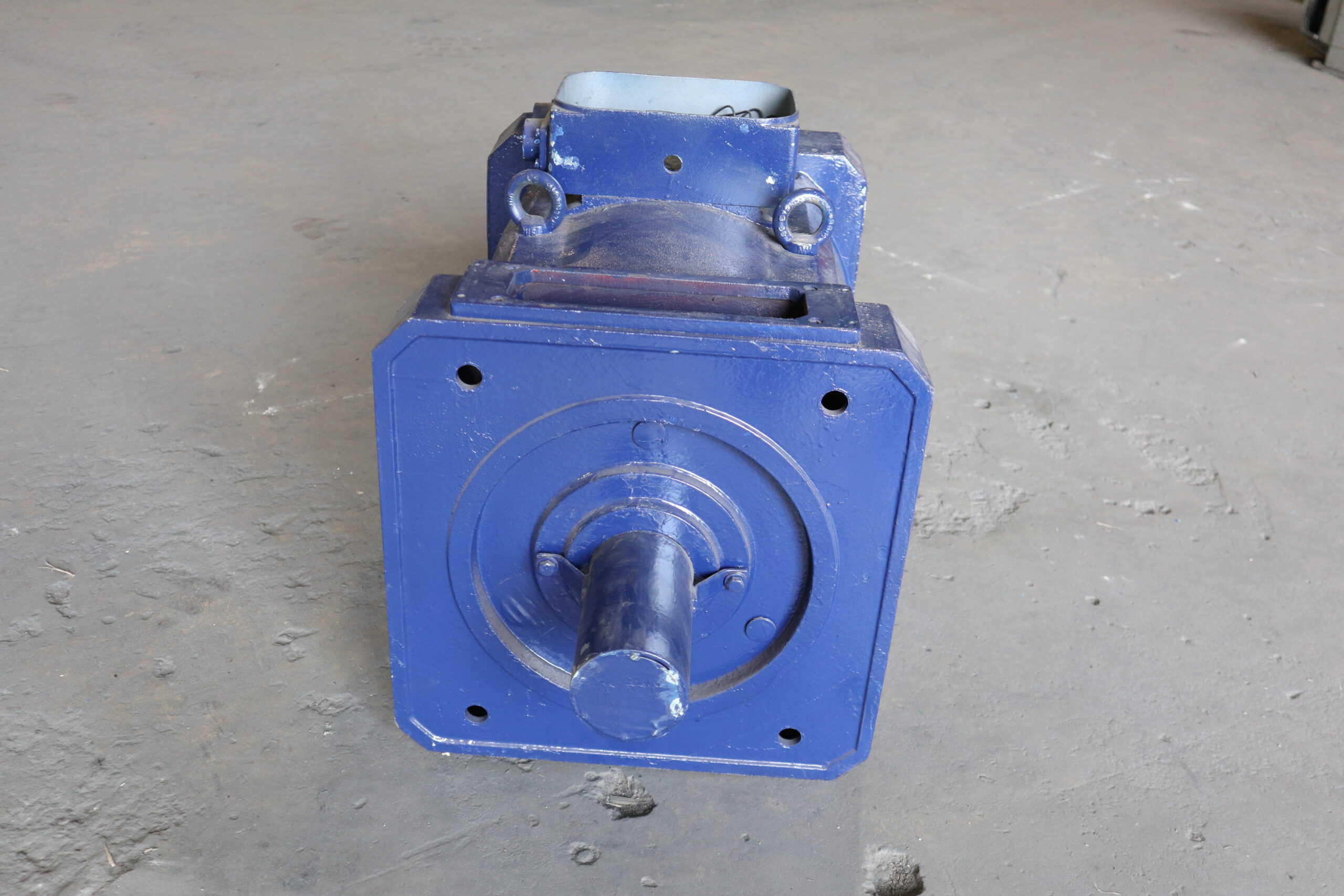 Kone AC Motor 33/8.2KW 1680/380RPM - Image 4