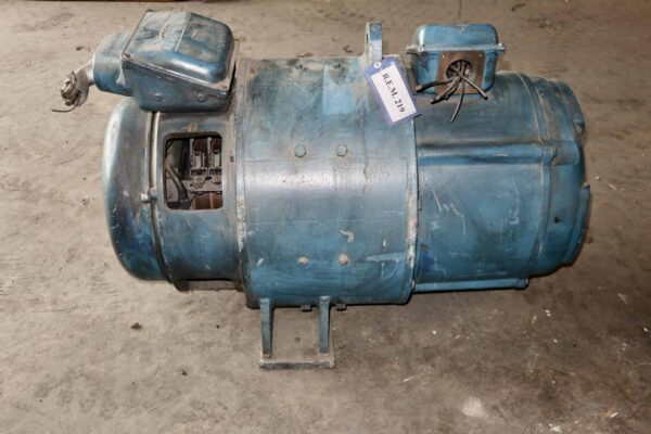 Bull Generator 30HP 20KW 1755RPM VV4 #381 - Image 5