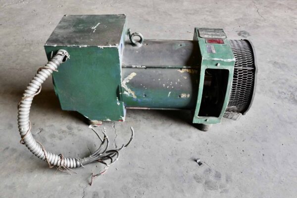 Blocher Generator 30HP 20KW 1750RPM OUA180L006 #0560 - Image 5