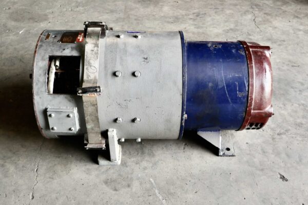 Robbins and Myers Generator 20HP 10KW 1725RPM 324U/46T #312 - Image 5