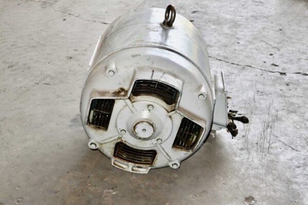 Bull AC 2 Speed Hoist 7.5/1.87HP 1080/260RPM X3640 #247 - Image 2