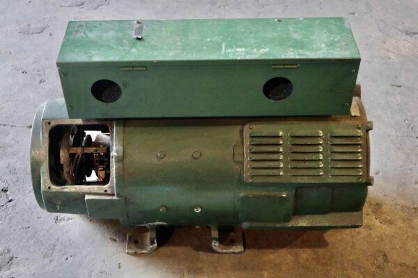 Imperial Electric Generator 12.5HP 7.5KW 1750RPM 284A/280T - Image 5