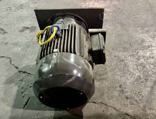 Weg 10HP 7.5KW 1760RPM 215HP AC Motor #2001 - Image 5
